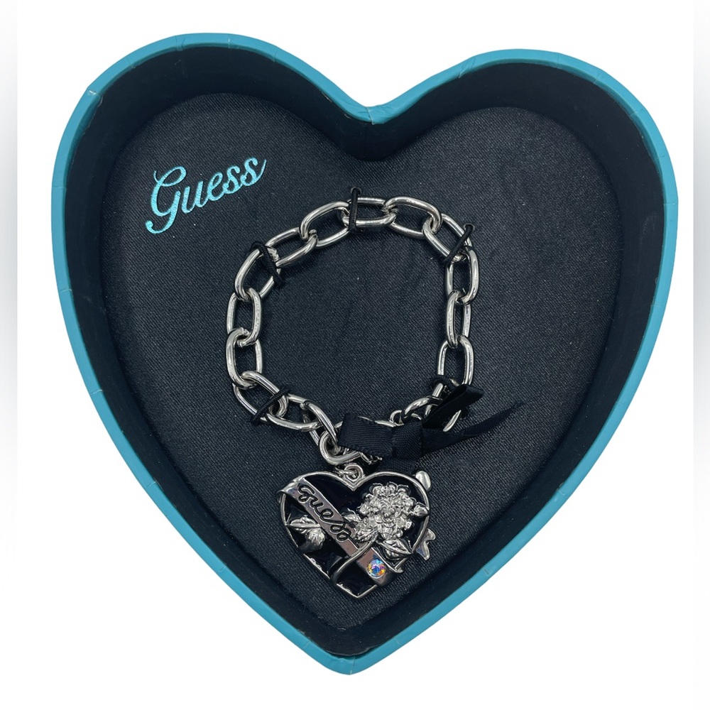 GUESS Heart Bracelet Winter 2011